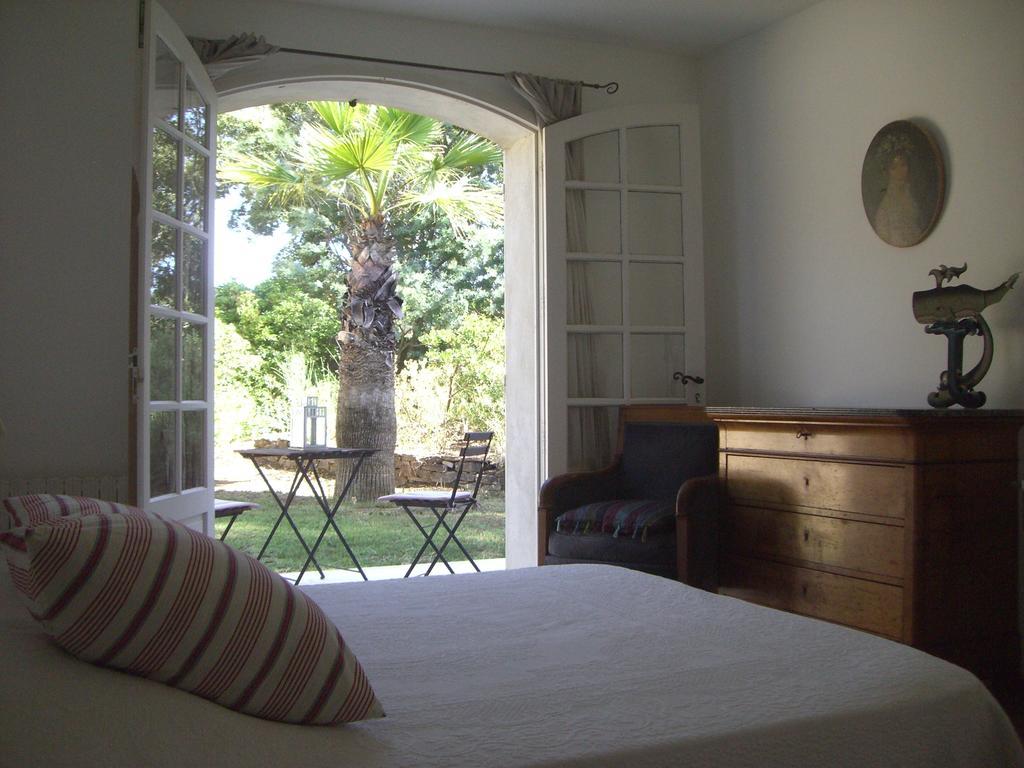 Le Mas De Notre-Dame Bed and Breakfast La Londe-les-Maures Kamer foto