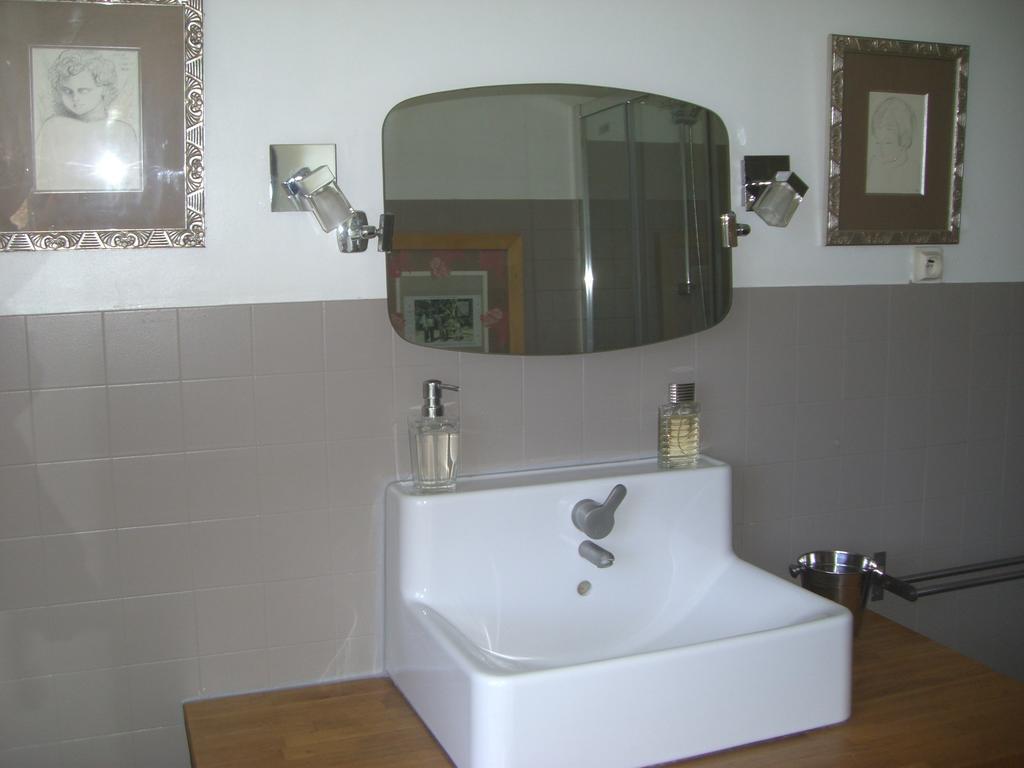 Le Mas De Notre-Dame Bed and Breakfast La Londe-les-Maures Kamer foto